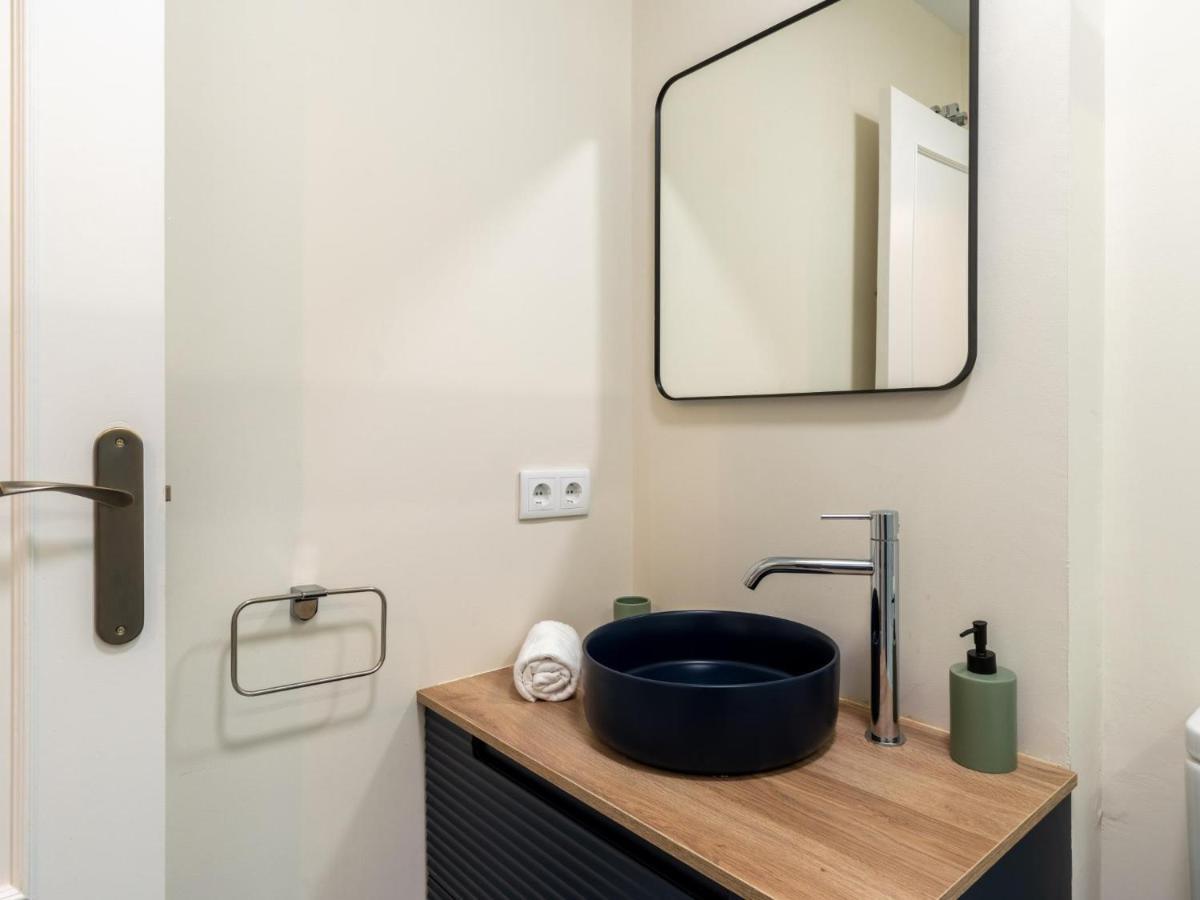 Holi-Rent Penthouse Penuelas Seville Exterior photo